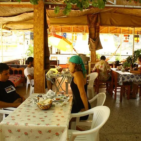 Bed and breakfast Meltem 4*