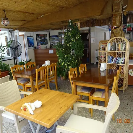 Nocleg ze śniadaniem Meltem 4*